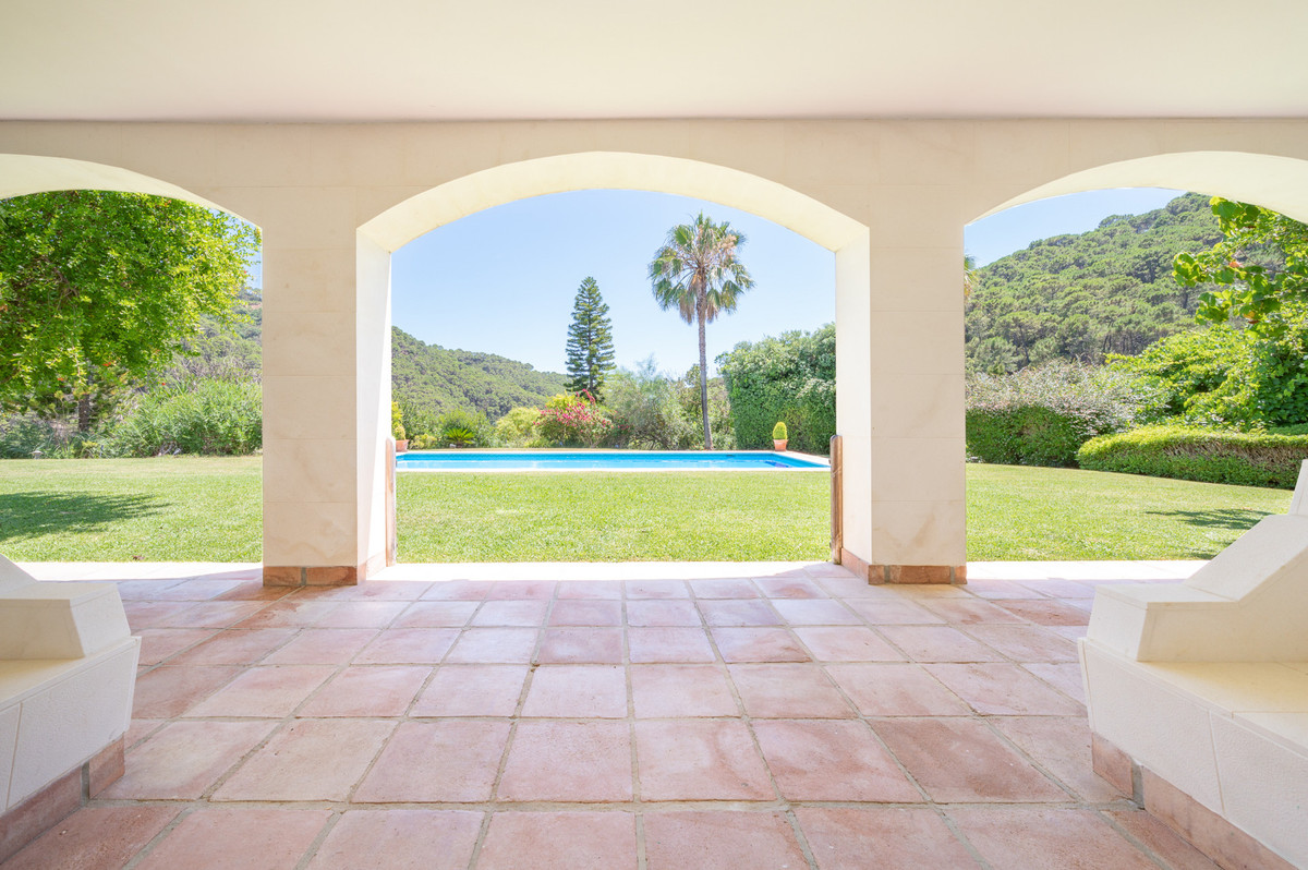 Huis te koop in Estepona | 10 slaapkamers H4315363