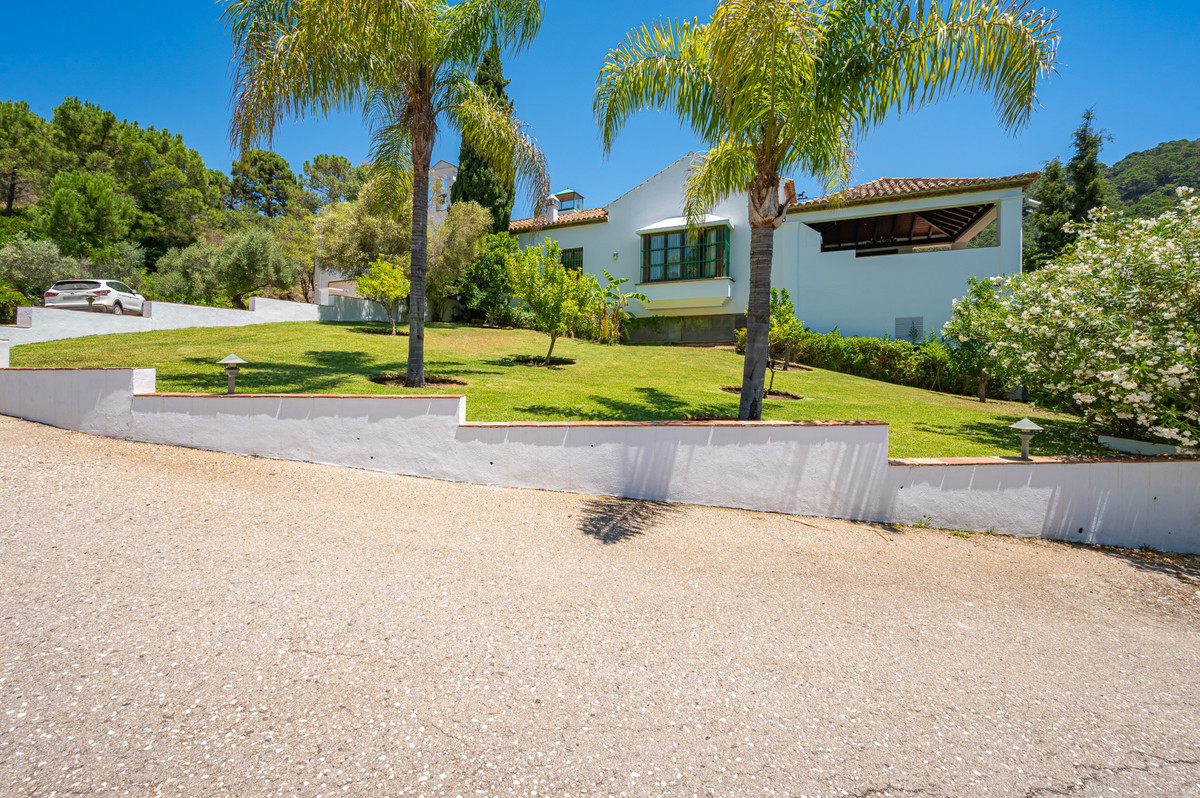 Huis te koop in Estepona | 10 slaapkamers H4315363