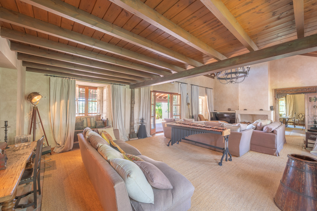 Huis te koop in Estepona | 10 slaapkamers H4315363