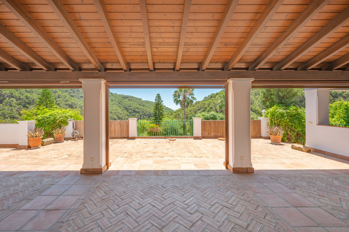 Huis te koop in Estepona | 10 slaapkamers H4315363