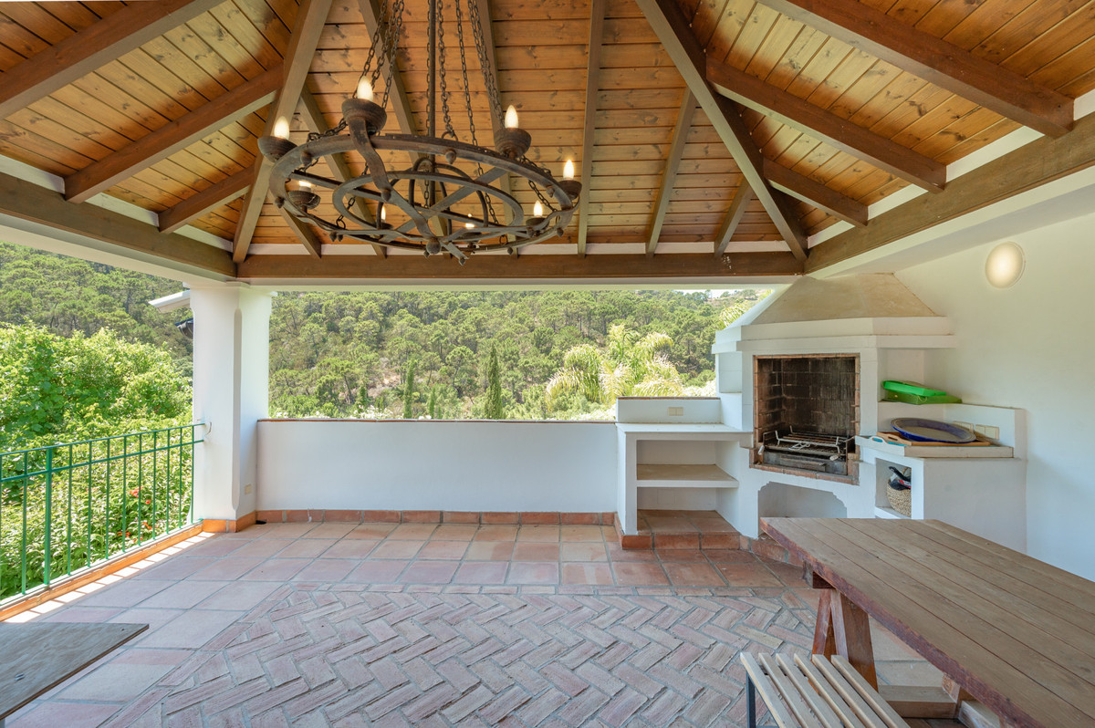 Huis te koop in Estepona | 10 slaapkamers H4315363