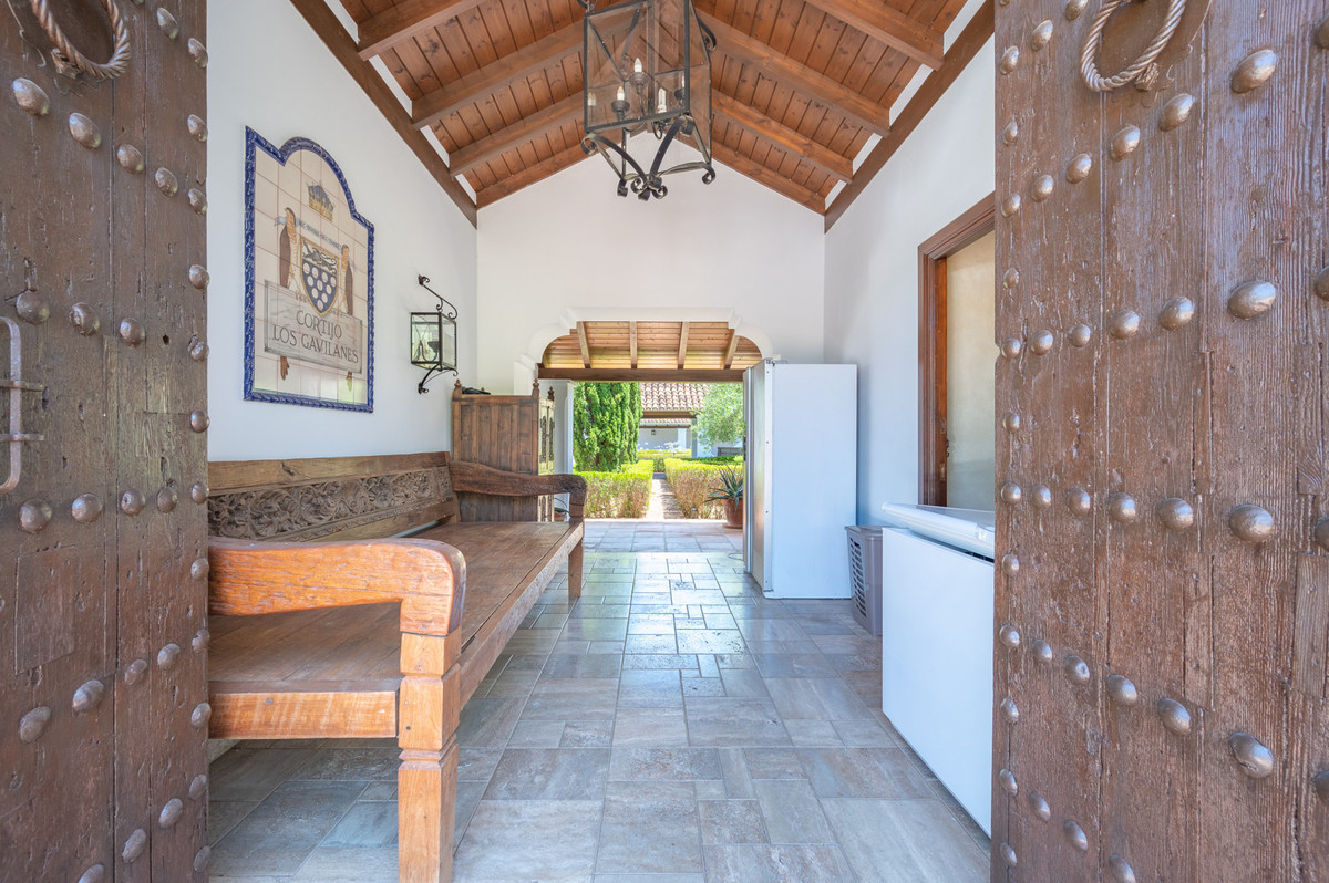 Huis te koop in Estepona | 10 slaapkamers H4315363