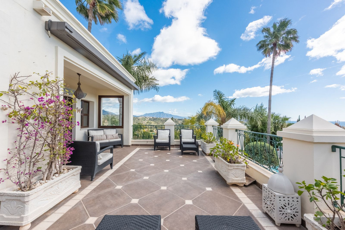 Huis te koop in Estepona | 6 slaapkamers H4675324