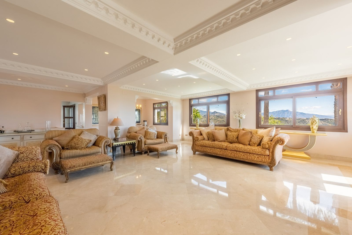 Huis te koop in Estepona | 6 slaapkamers H4675324