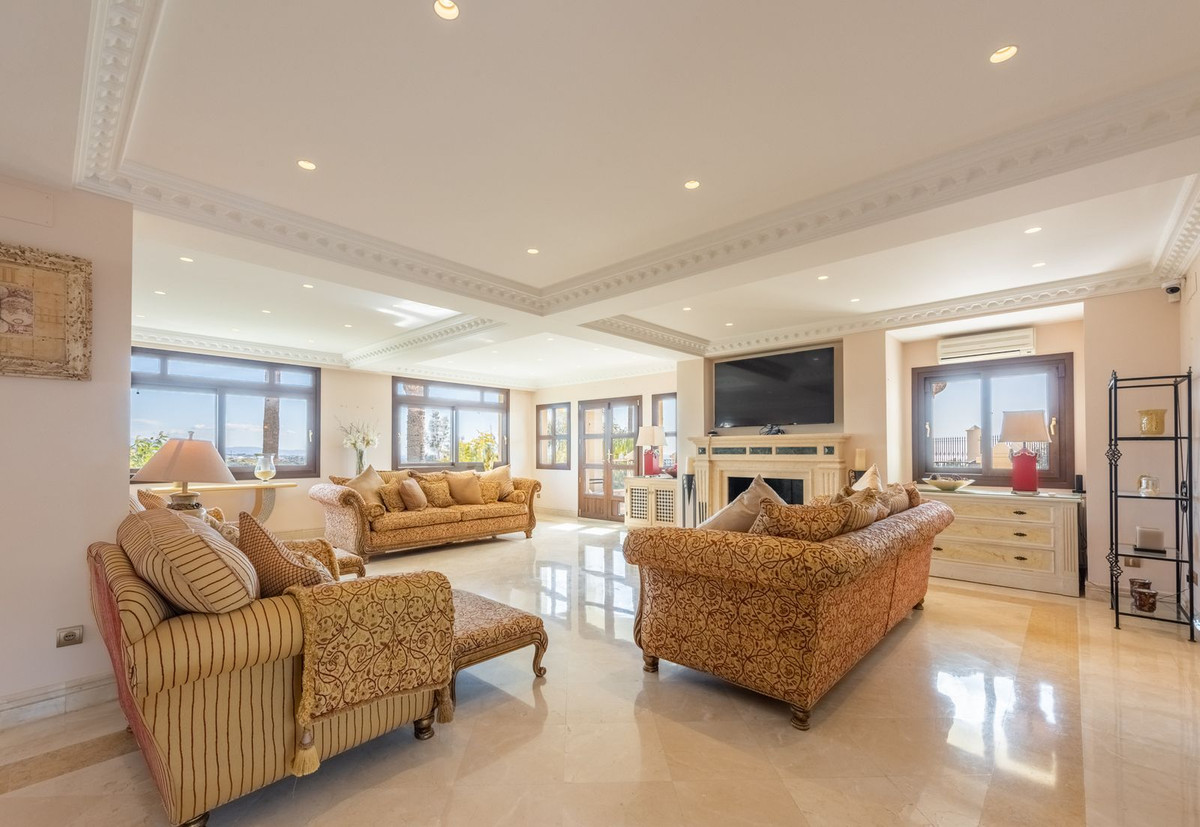 Huis te koop in Estepona | 6 slaapkamers H4675324