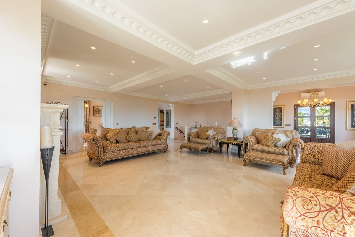 Huis te koop in Estepona | 6 slaapkamers H4675324
