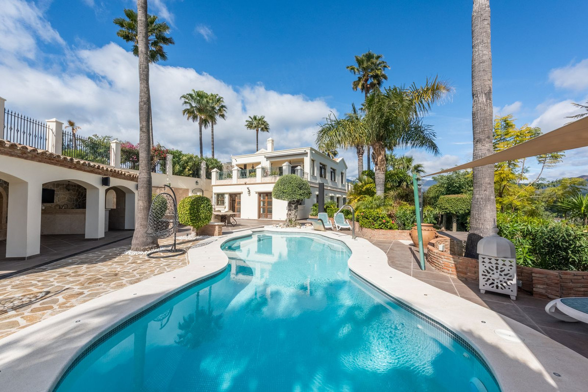 Huis te koop in Estepona | 6 slaapkamers H4675324