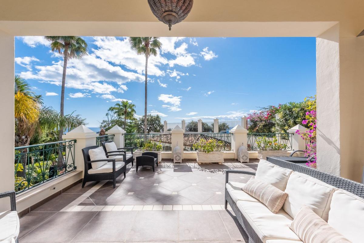 Huis te koop in Estepona | 6 slaapkamers H4675324