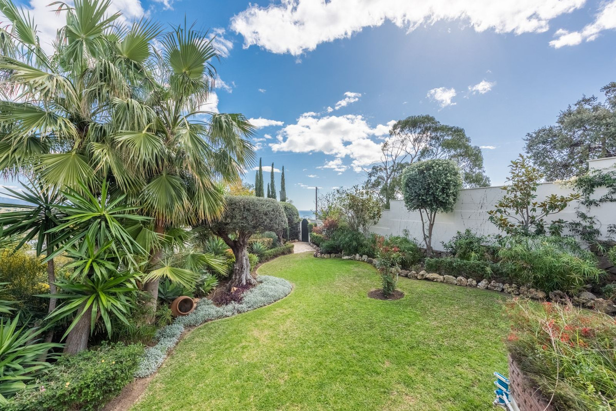 Huis te koop in Estepona | 6 slaapkamers H4675324