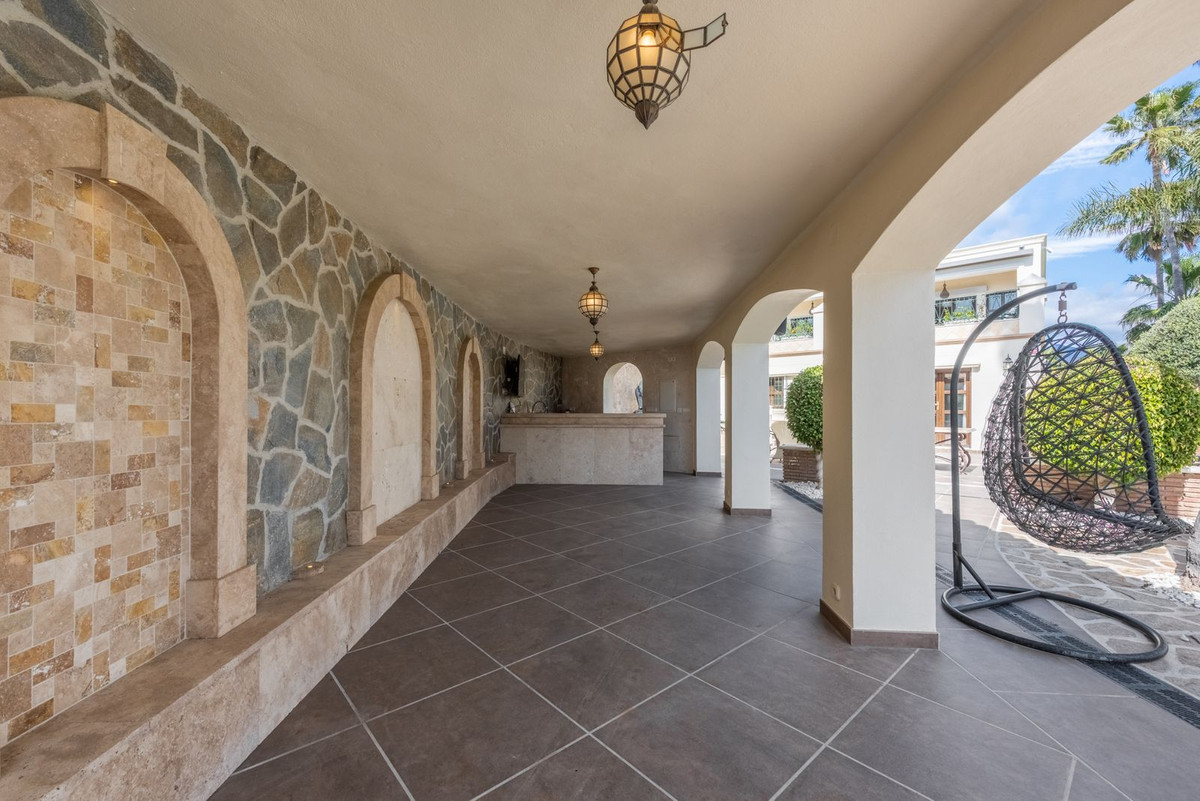 Huis te koop in Estepona | 6 slaapkamers H4675324