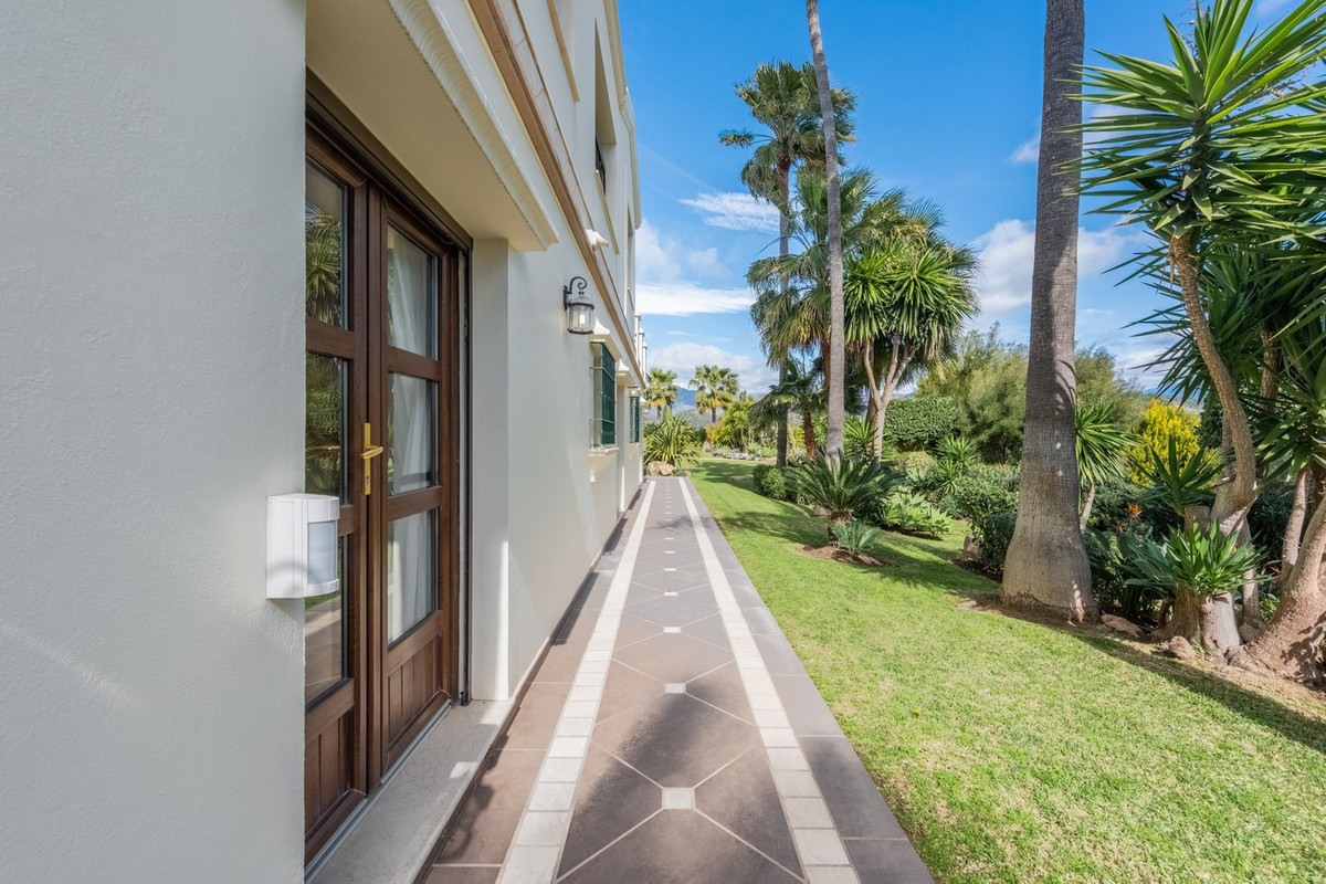 Huis te koop in Estepona | 6 slaapkamers H4675324