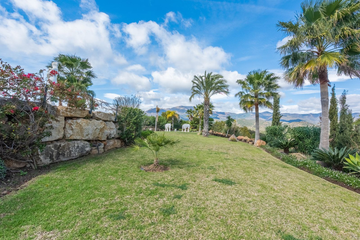 Huis te koop in Estepona | 6 slaapkamers H4675324
