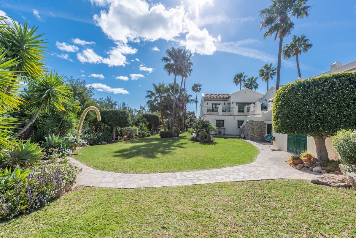 Huis te koop in Estepona | 6 slaapkamers H4675324