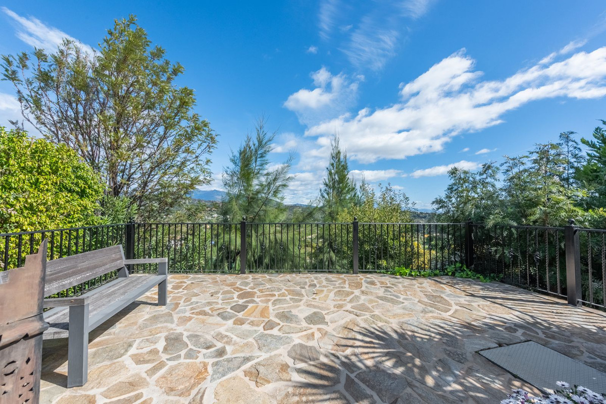 Huis te koop in Estepona | 6 slaapkamers H4675324