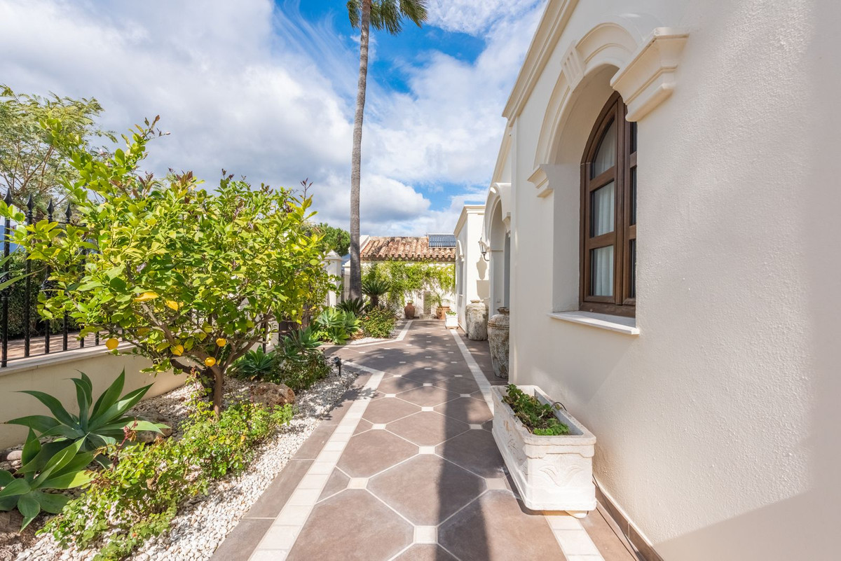 Huis te koop in Estepona | 6 slaapkamers H4675324