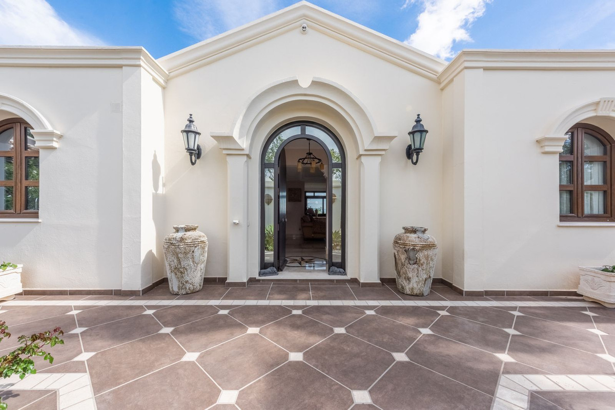 Huis te koop in Estepona | 6 slaapkamers H4675324