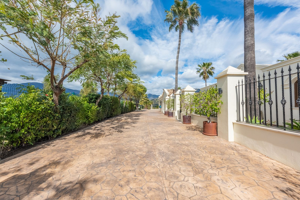 Huis te koop in Estepona | 6 slaapkamers H4675324