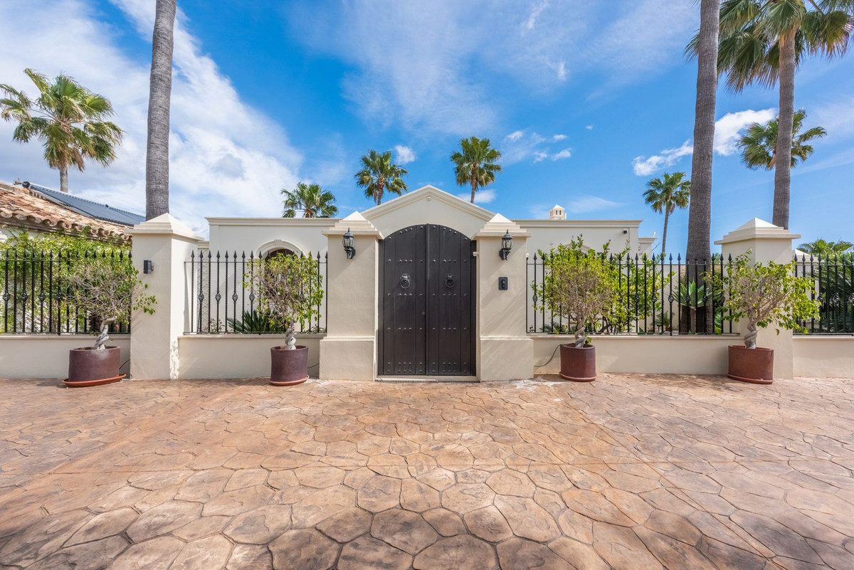Huis te koop in Estepona | 6 slaapkamers H4675324