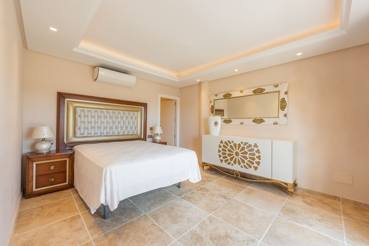 Huis te koop in Estepona | 6 slaapkamers H4675324