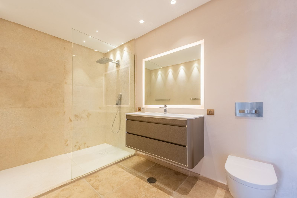 Huis te koop in Estepona | 6 slaapkamers H4675324
