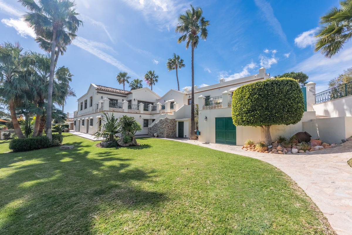 Huis te koop in Estepona | 6 slaapkamers H4675324
