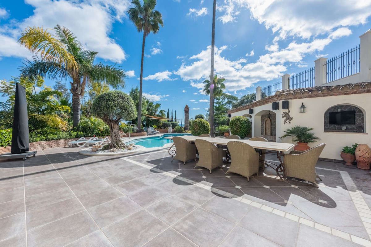 Huis te koop in Estepona | 6 slaapkamers H4675324