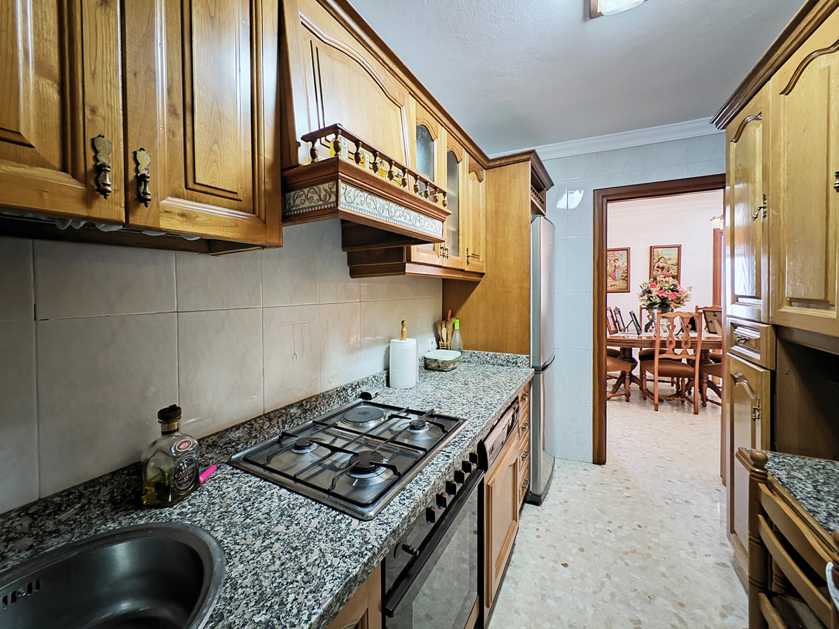 Huis te koop in Estepona | 5 slaapkamers H4693228
