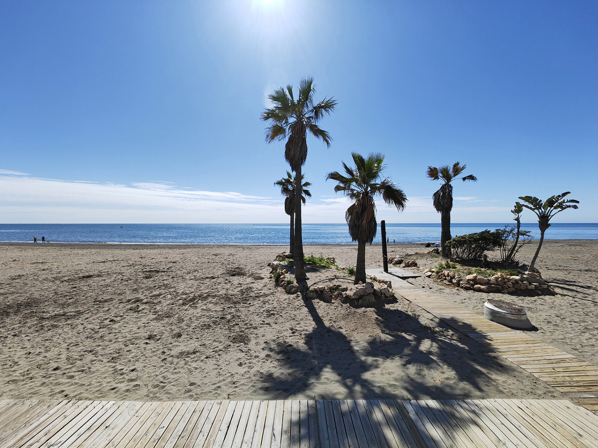 Huis te koop in Estepona | 5 slaapkamers H4693228