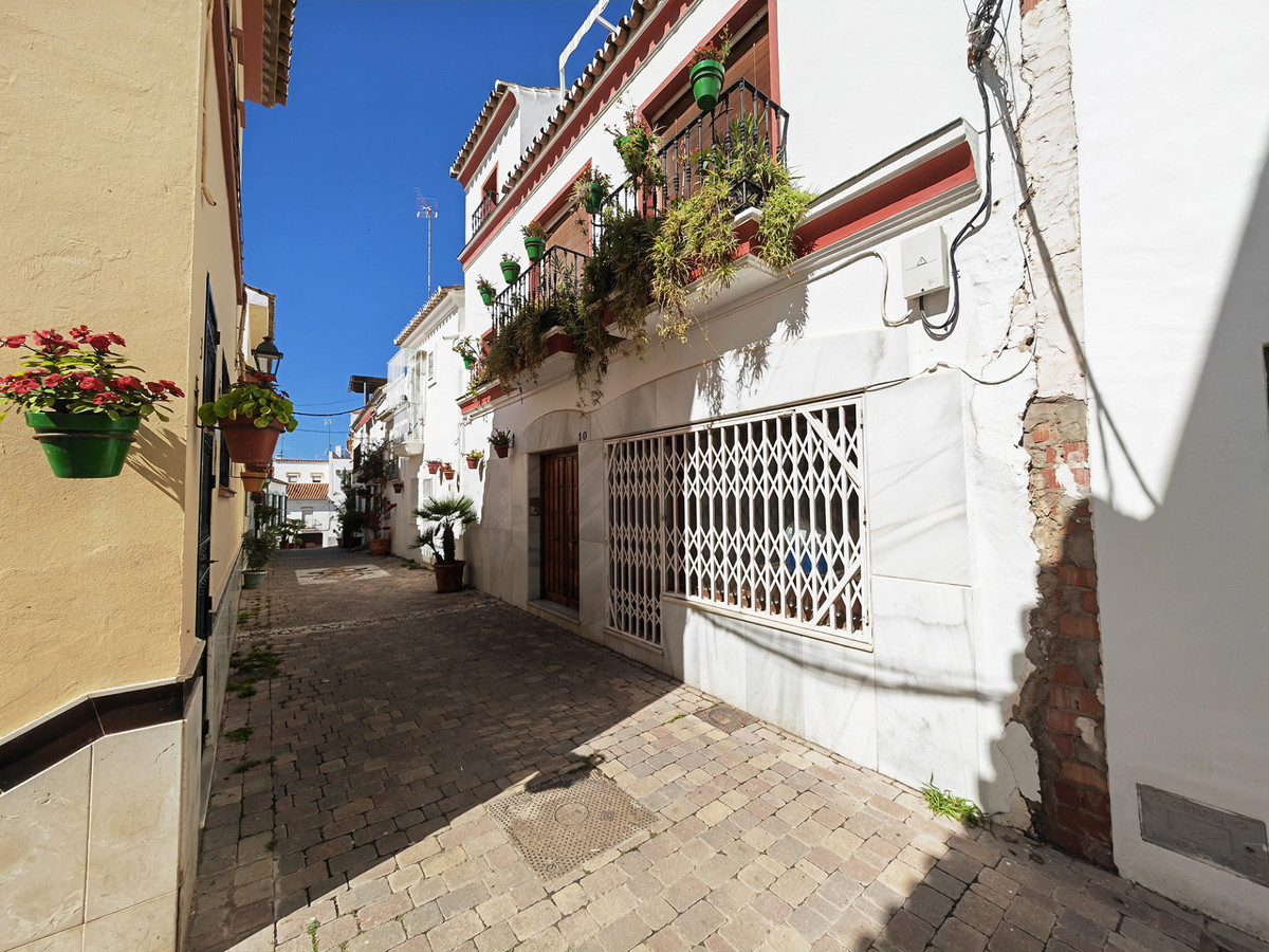 Huis te koop in Estepona | 5 slaapkamers H4693228