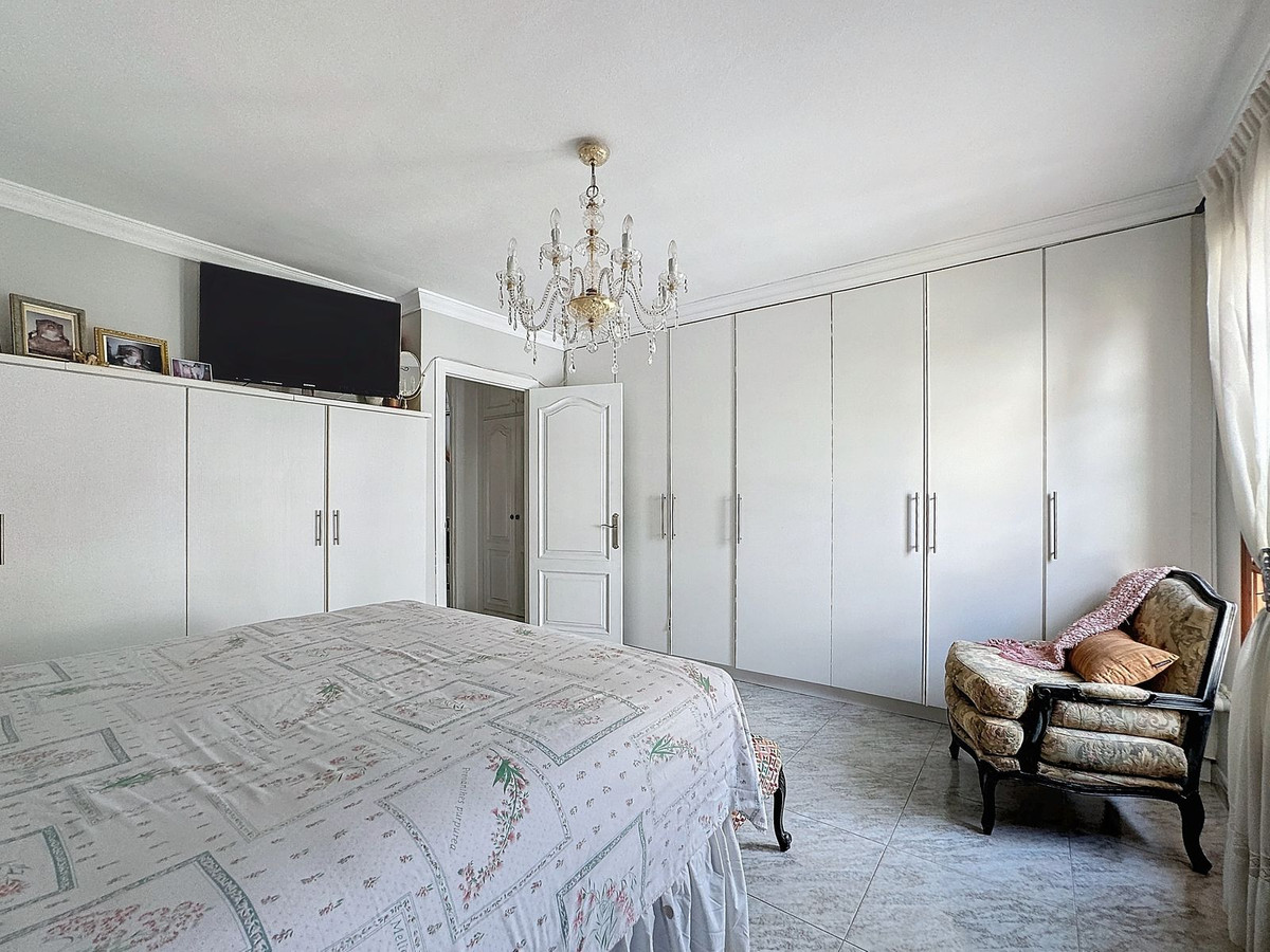 Huis te koop in Estepona | 5 slaapkamers H4841119