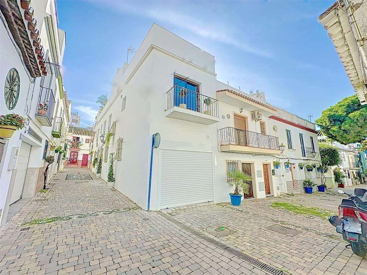 Huis te koop in Estepona | 3 slaapkamers H4887925