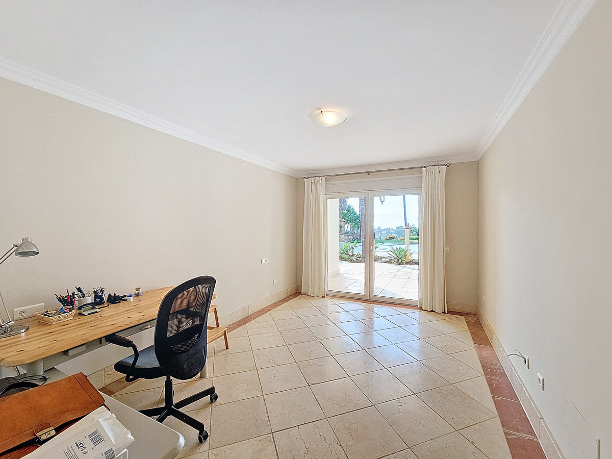 Huis te koop in Estepona | 4 slaapkamers H4929202