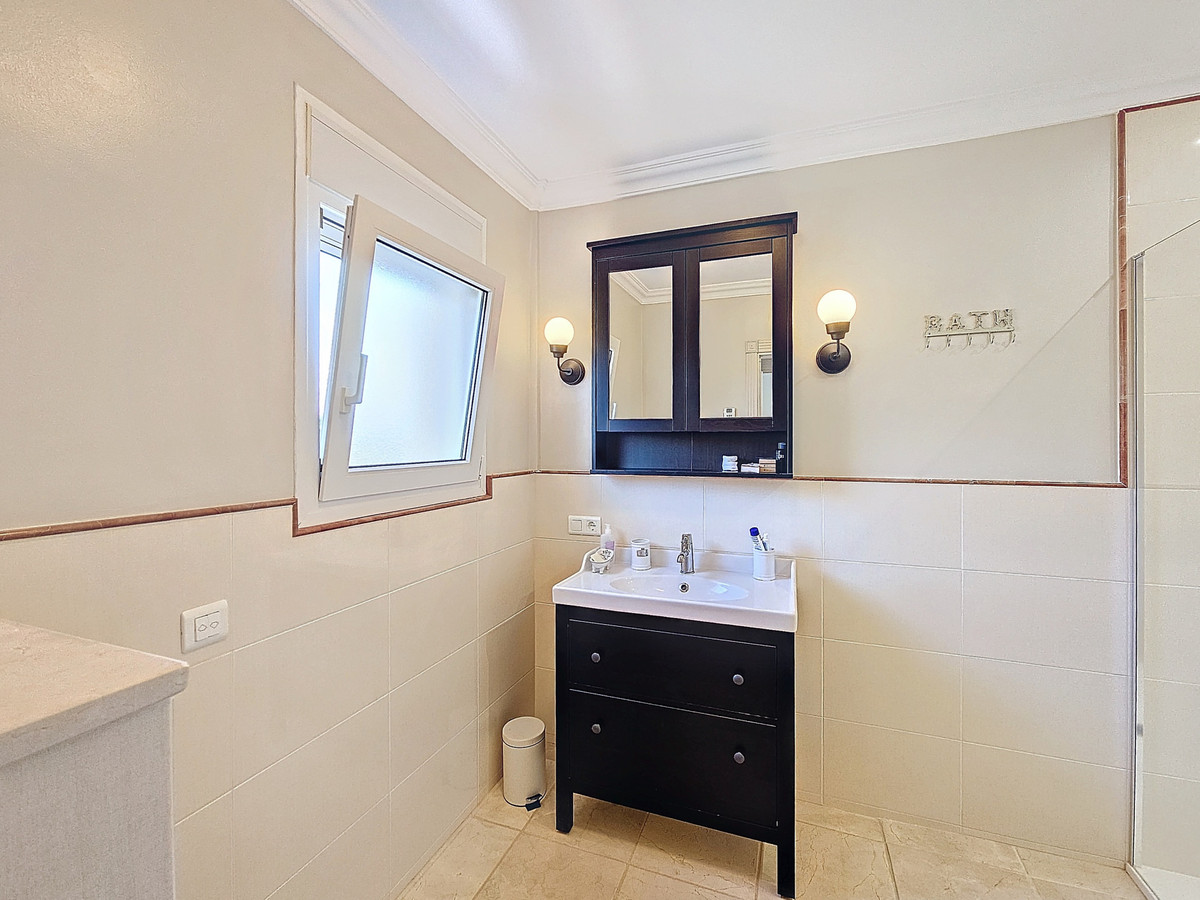 Huis te koop in Estepona | 4 slaapkamers H4929202