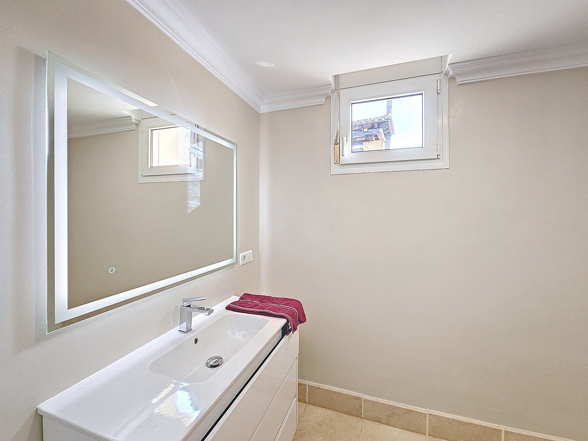 Huis te koop in Estepona | 4 slaapkamers H4929202