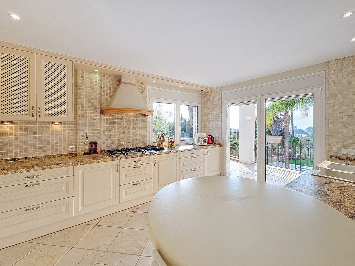 Huis te koop in Estepona | 4 slaapkamers H4929202