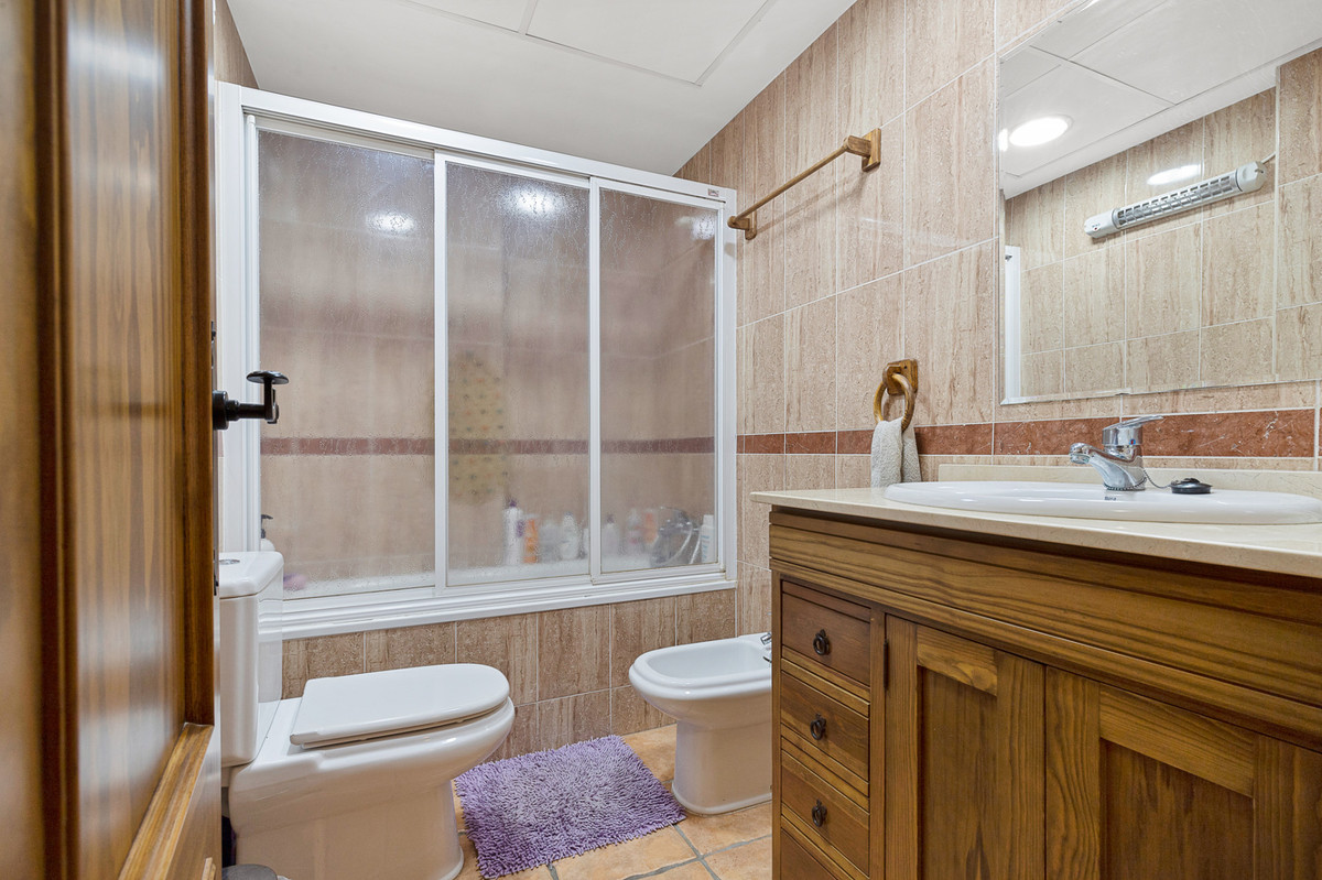 Huis te koop in Estepona | 4 slaapkamers H4940854
