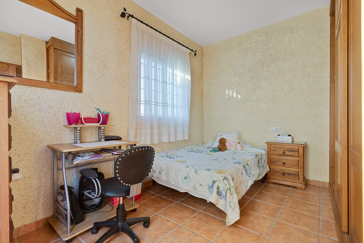 Huis te koop in Estepona | 4 slaapkamers H4940854