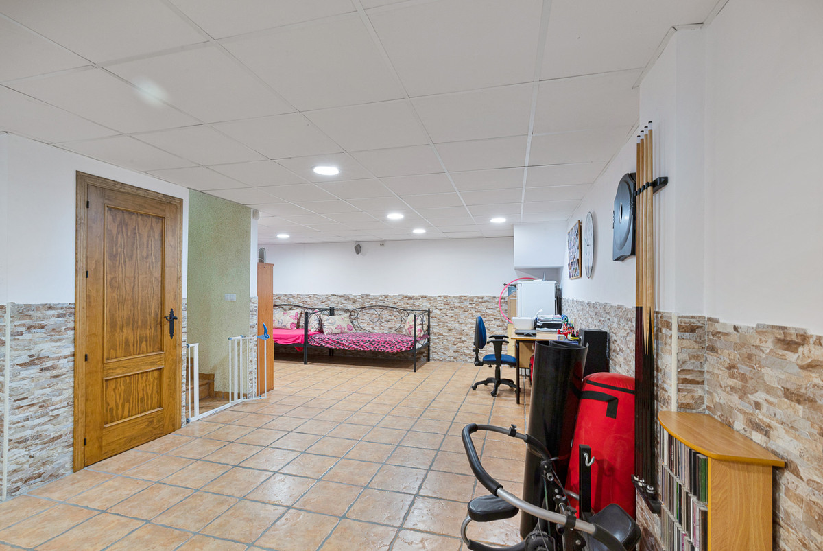 Huis te koop in Estepona | 4 slaapkamers H4940854