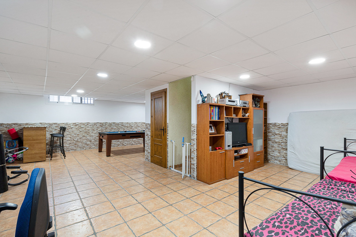 Huis te koop in Estepona | 4 slaapkamers H4940854