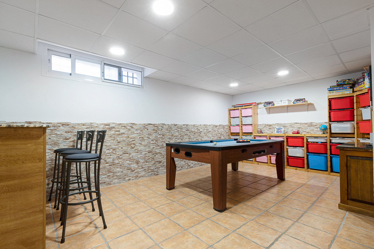 Huis te koop in Estepona | 4 slaapkamers H4940854