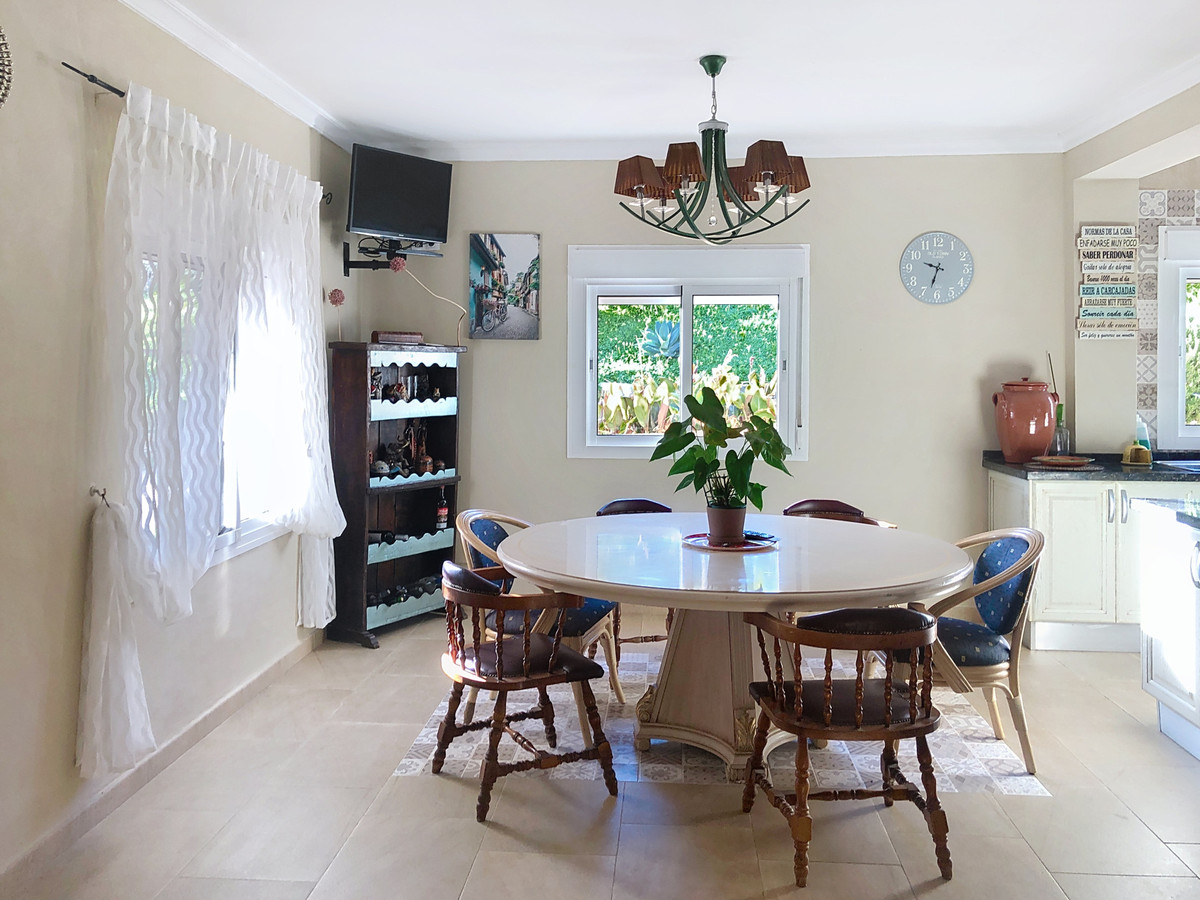 Huis te koop in Estepona | 6 slaapkamers H4964443