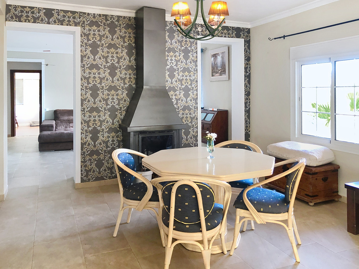 Huis te koop in Estepona | 6 slaapkamers H4964443