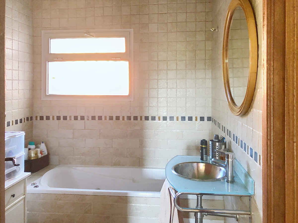 Huis te koop in Estepona | 6 slaapkamers H4964443