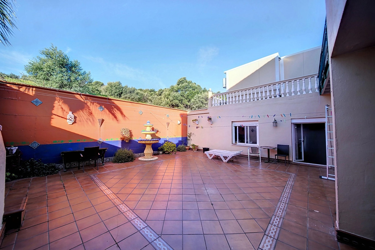 Huis te koop in Estepona | 6 slaapkamers H4964443
