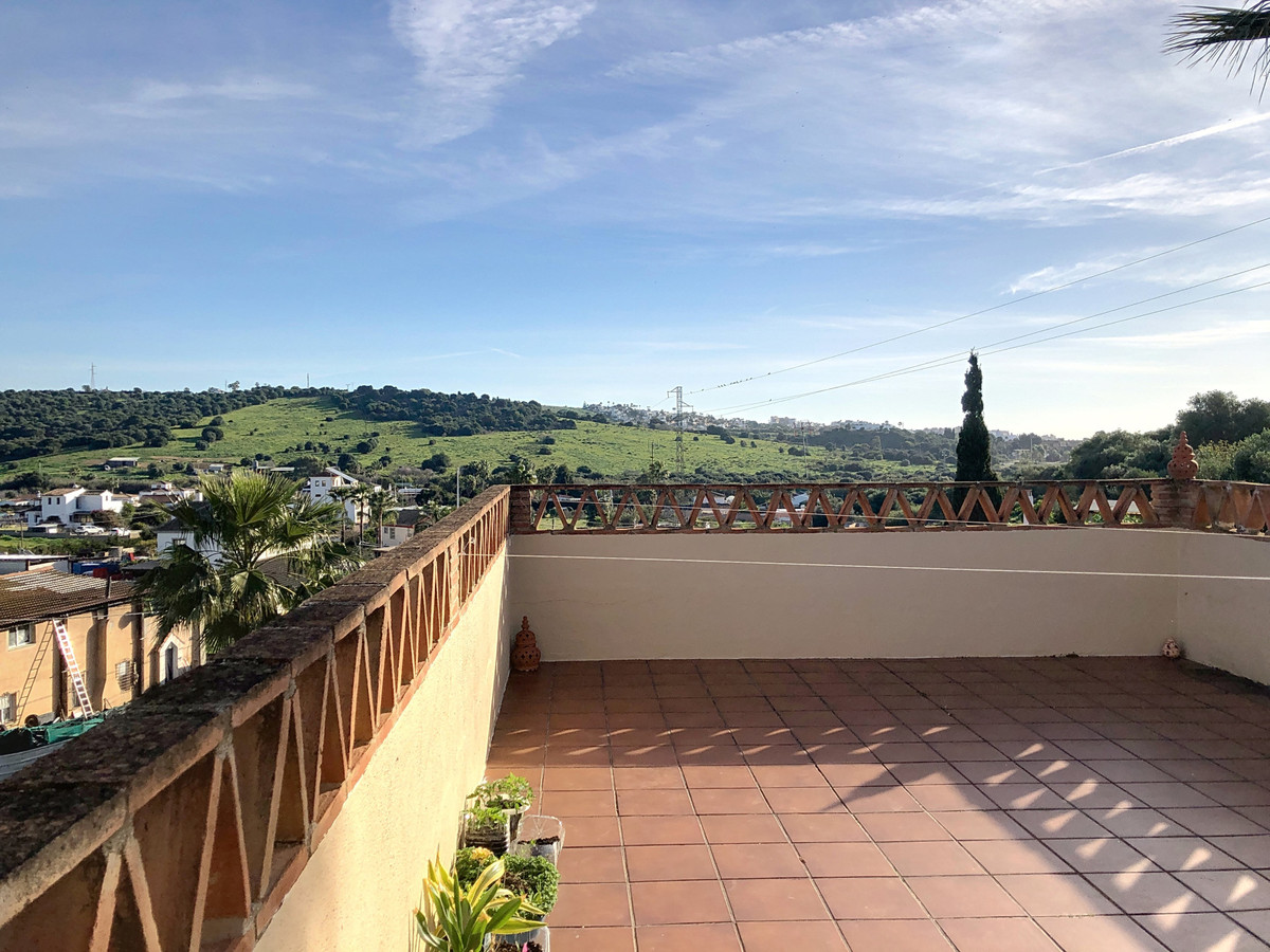 Huis te koop in Estepona | 6 slaapkamers H4964443