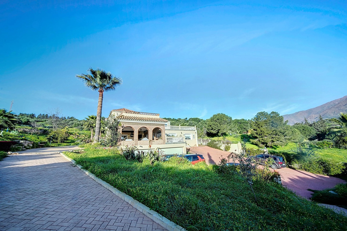 Huis te koop in Estepona | 6 slaapkamers H4964443