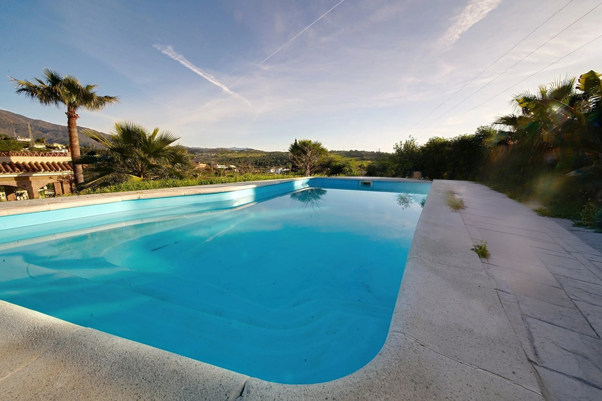 Huis te koop in Estepona | 6 slaapkamers H4964443