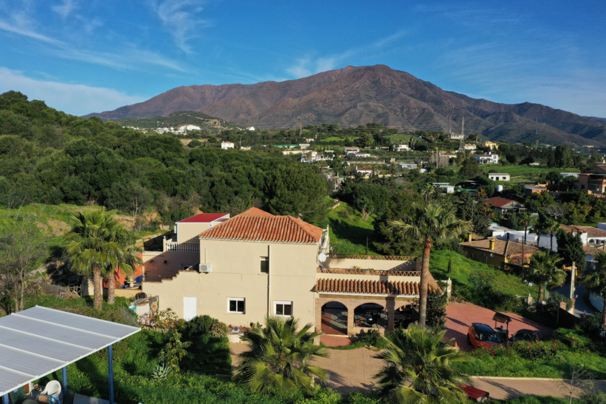 Huis te koop in Estepona | 6 slaapkamers H4964443
