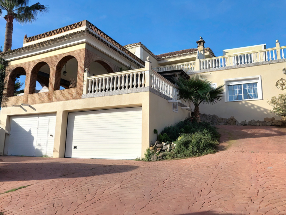 Huis te koop in Estepona | 6 slaapkamers H4964443