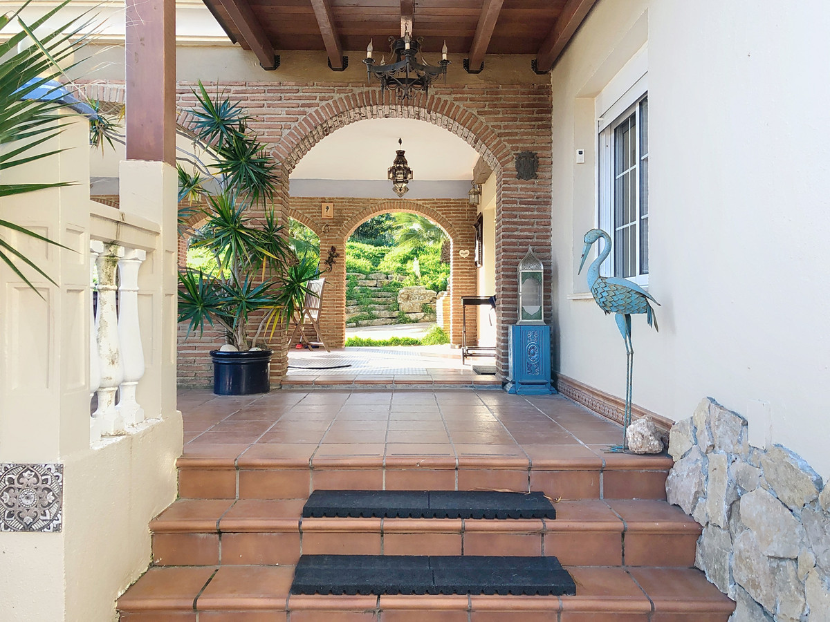 Huis te koop in Estepona | 6 slaapkamers H4964443